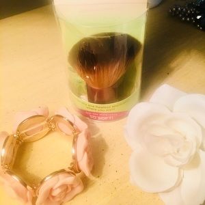 Eco Tools Kabuki Brush!